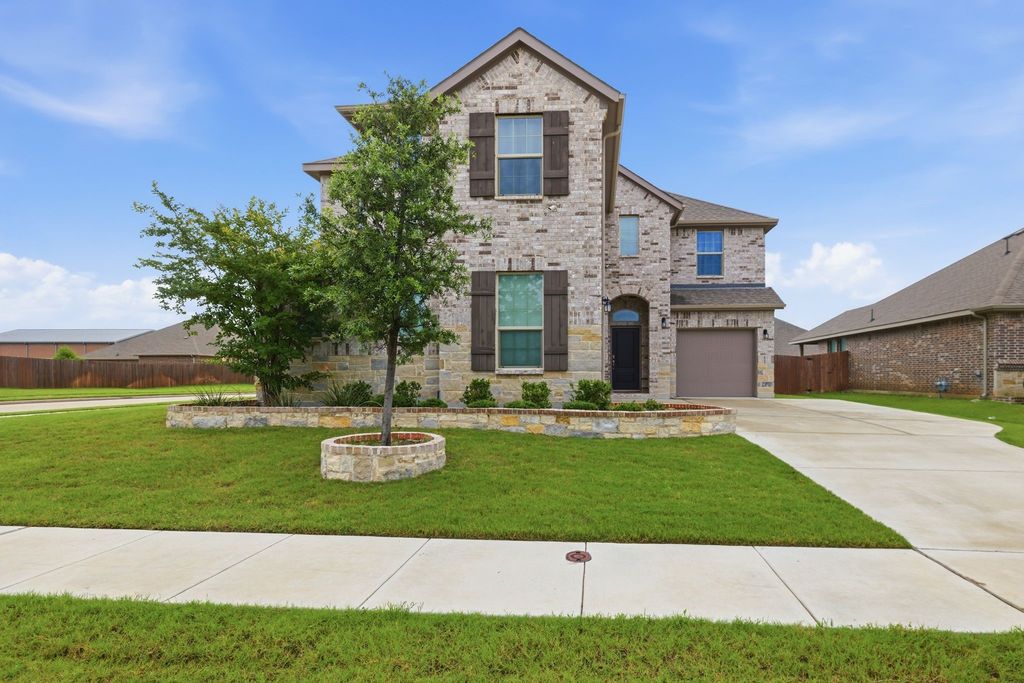3619 Twin Pines Drive, Grand Prairie, TX 76065