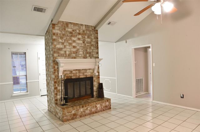323 Edgeton Court, Houston, TX 77015