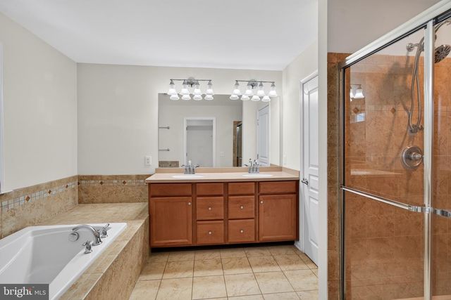 228 N CALDWELL CIR, Downingtown, PA 19335
