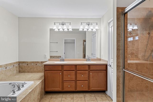 228 N CALDWELL CIR, Downingtown, PA 19335