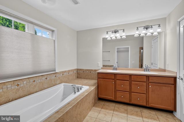 228 N CALDWELL CIR, Downingtown, PA 19335