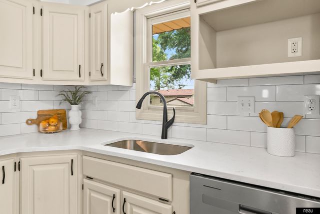 1307 Kay Lynn Drive, Bellevue, NE 68005