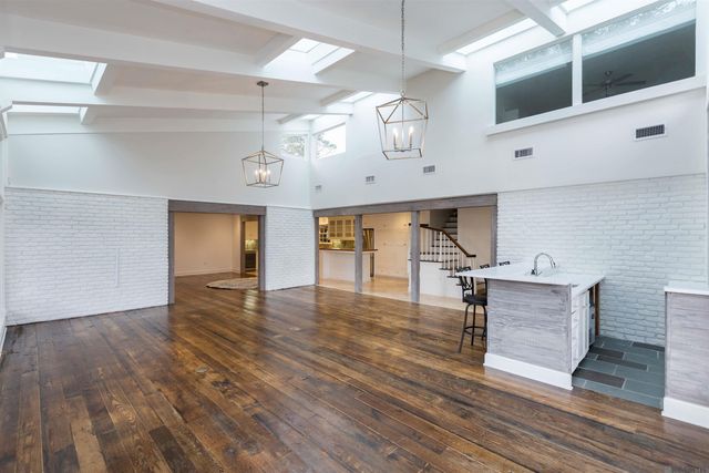 4843 Sweetbriar St, Baton Rouge, LA 70808