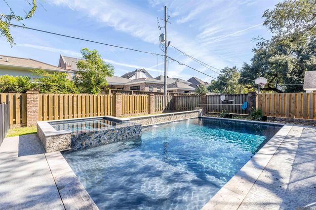 4843 Sweetbriar St, Baton Rouge, LA 70808