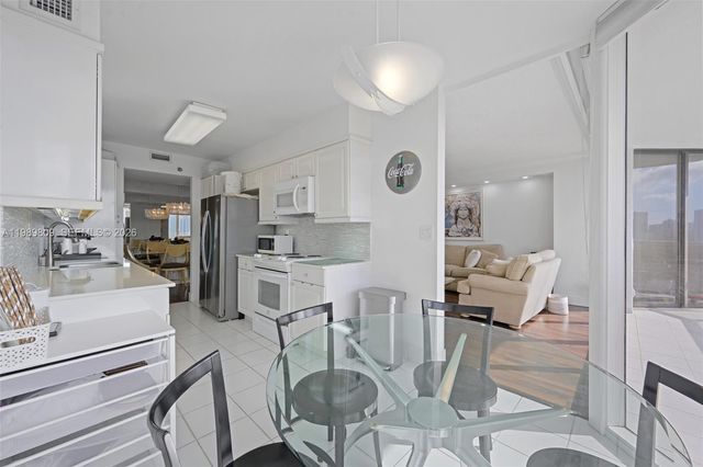 3598 Yacht Club Dr 1204, Aventura, FL 33180