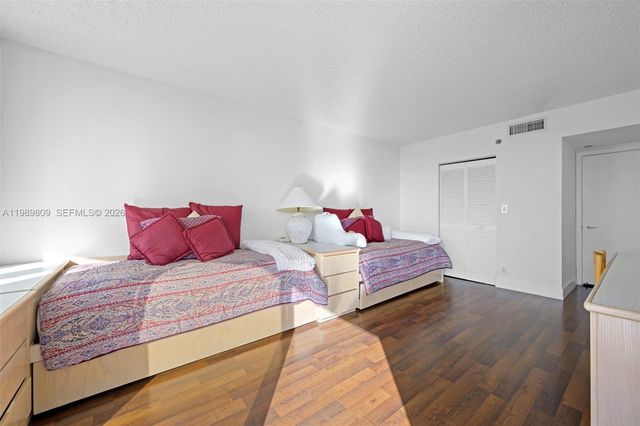 3598 Yacht Club Dr 1204, Aventura, FL 33180