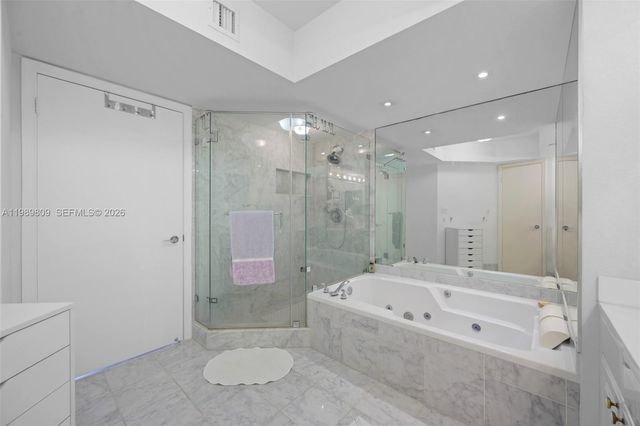 3598 Yacht Club Dr 1204, Aventura, FL 33180