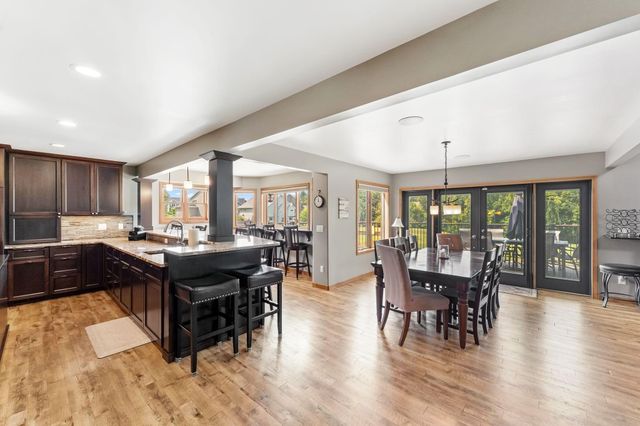 2400 Jennifer Lane, Shakopee, MN 55379