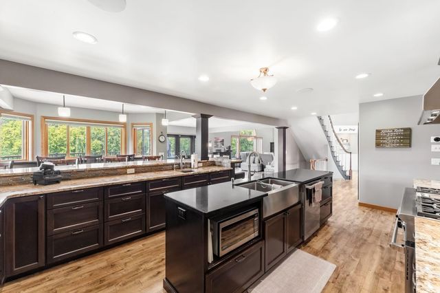 2400 Jennifer Lane, Shakopee, MN 55379