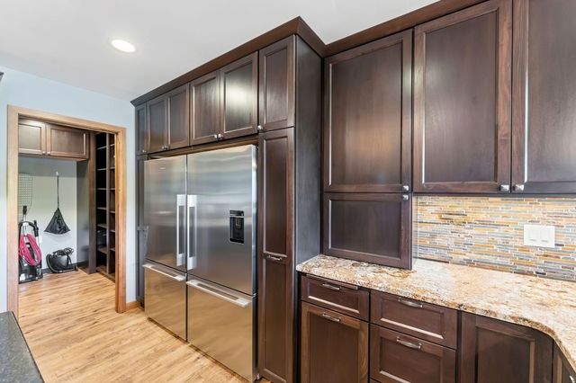 2400 Jennifer Lane, Shakopee, MN 55379