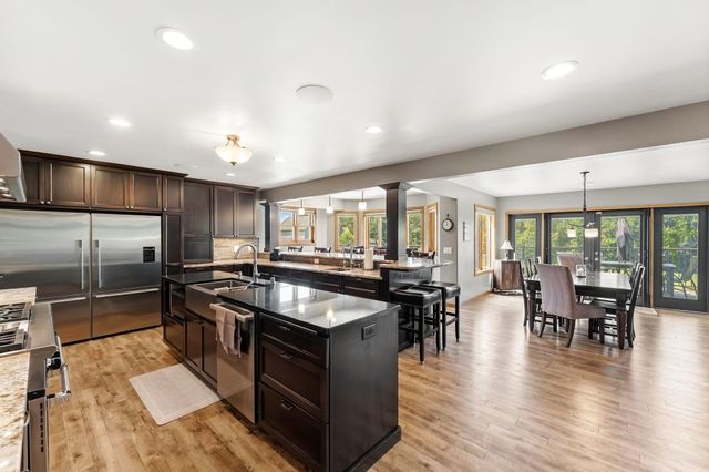 2400 Jennifer Lane, Shakopee, MN 55379