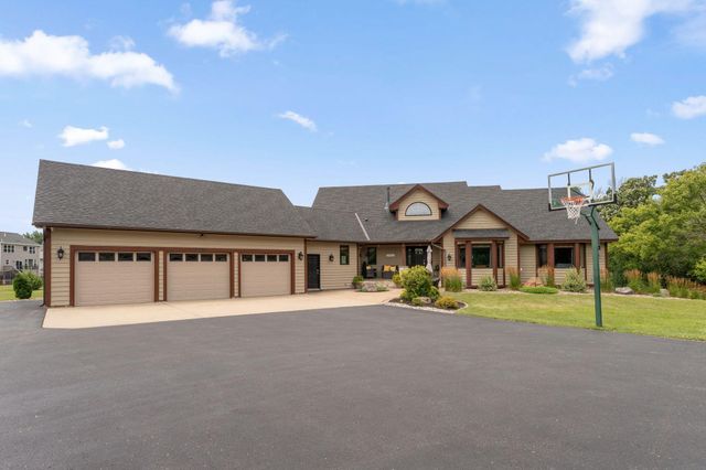 2400 Jennifer Lane, Shakopee, MN 55379