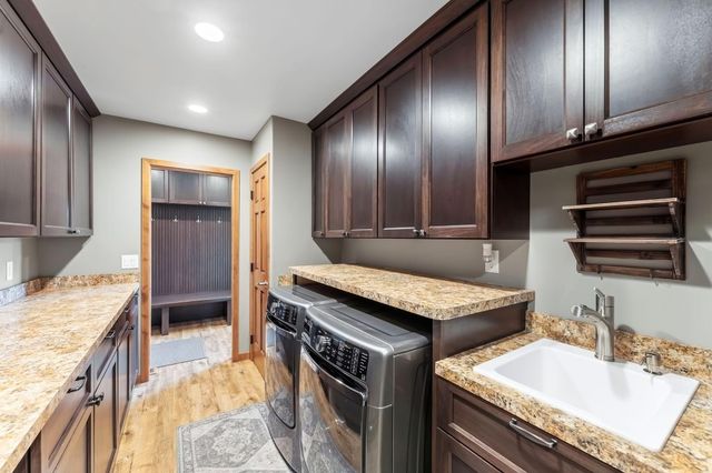 2400 Jennifer Lane, Shakopee, MN 55379