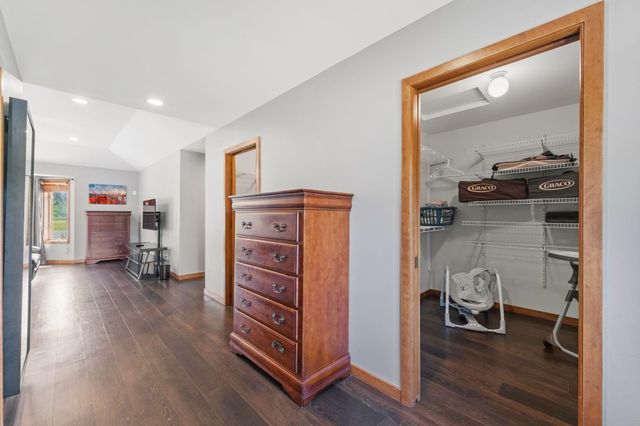 2400 Jennifer Lane, Shakopee, MN 55379