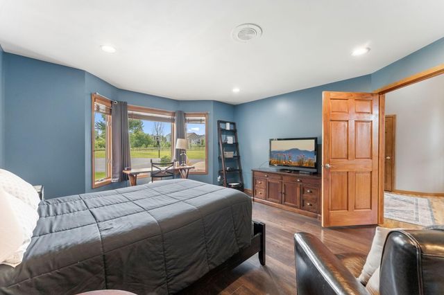 2400 Jennifer Lane, Shakopee, MN 55379