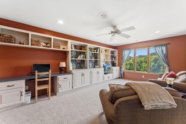 2400 Jennifer Lane, Shakopee, MN 55379