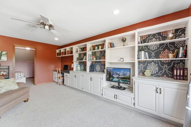 2400 Jennifer Lane, Shakopee, MN 55379