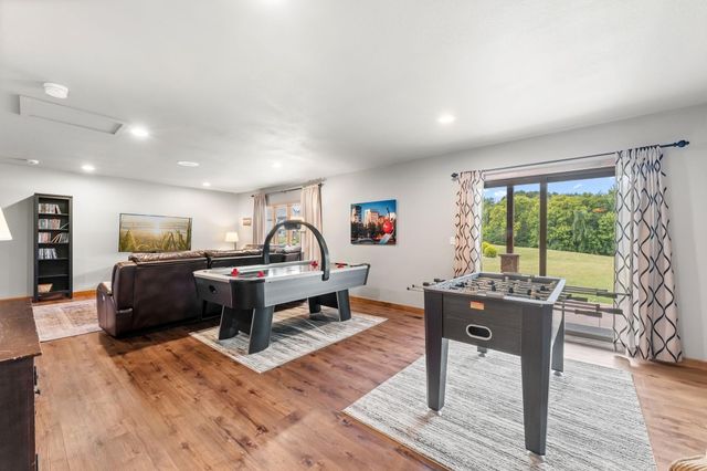 2400 Jennifer Lane, Shakopee, MN 55379