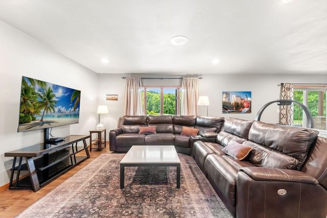 2400 Jennifer Lane, Shakopee, MN 55379
