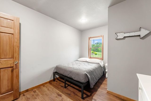 2400 Jennifer Lane, Shakopee, MN 55379
