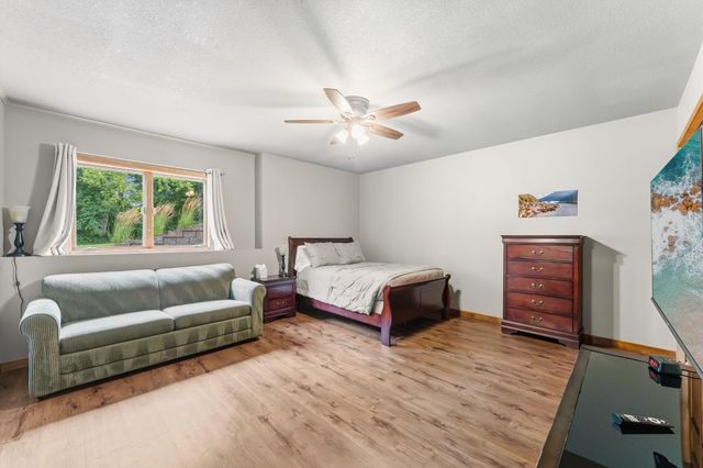 2400 Jennifer Lane, Shakopee, MN 55379
