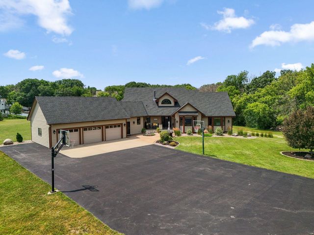 2400 Jennifer Lane, Shakopee, MN 55379