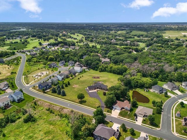 2400 Jennifer Lane, Shakopee, MN 55379