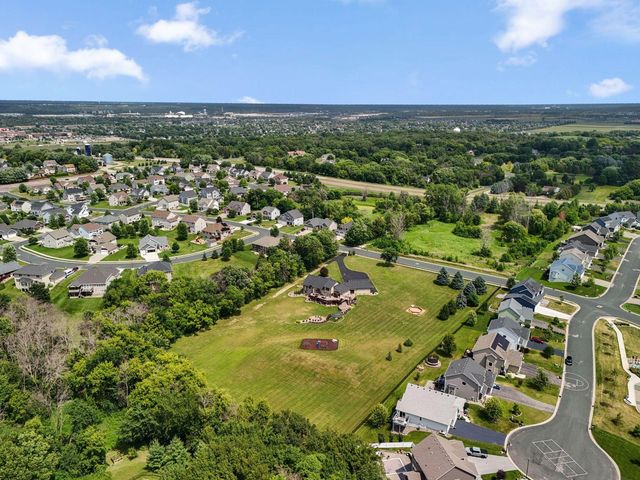 2400 Jennifer Lane, Shakopee, MN 55379