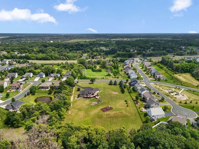 2400 Jennifer Lane, Shakopee, MN 55379