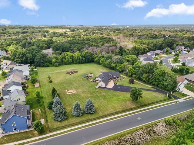 2400 Jennifer Lane, Shakopee, MN 55379
