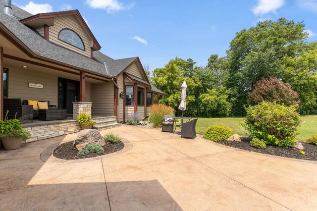 2400 Jennifer Lane, Shakopee, MN 55379