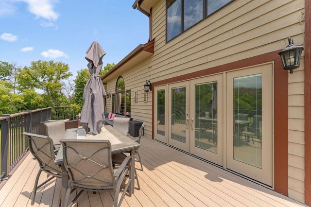 2400 Jennifer Lane, Shakopee, MN 55379