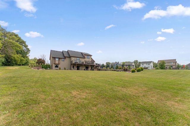 2400 Jennifer Lane, Shakopee, MN 55379