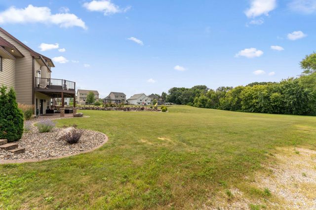 2400 Jennifer Lane, Shakopee, MN 55379