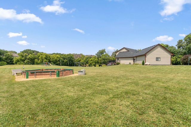 2400 Jennifer Lane, Shakopee, MN 55379