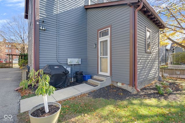 1002 N New Jersey Street, Indianapolis, IN 46202