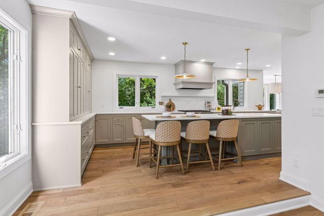 5804 Schaefer Road, Edina, MN 55436