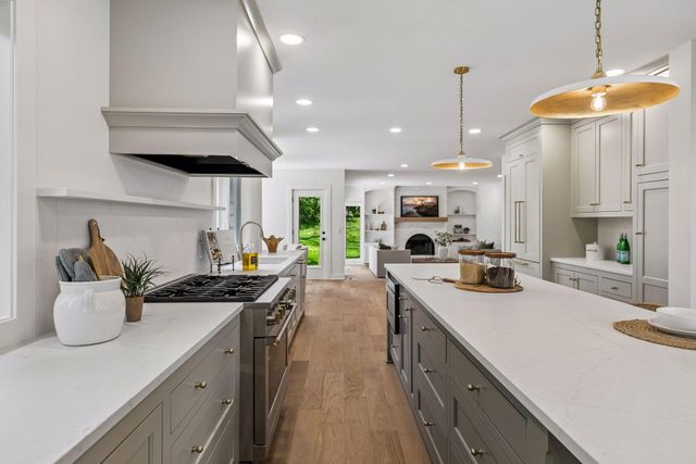 5804 Schaefer Road, Edina, MN 55436