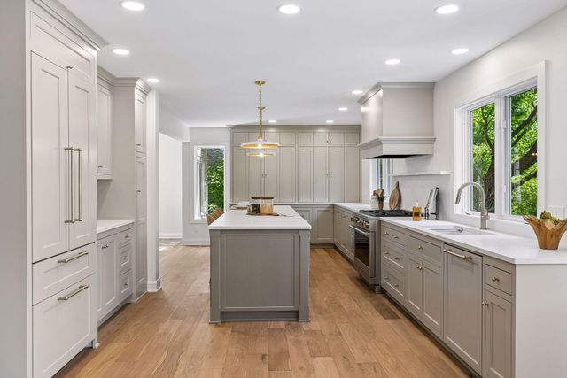 5804 Schaefer Road, Edina, MN 55436