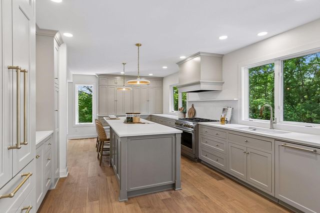 5804 Schaefer Road, Edina, MN 55436