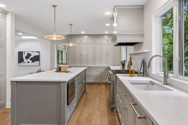 5804 Schaefer Road, Edina, MN 55436