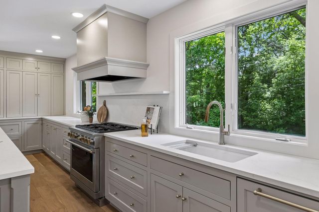 5804 Schaefer Road, Edina, MN 55436