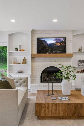 5804 Schaefer Road, Edina, MN 55436