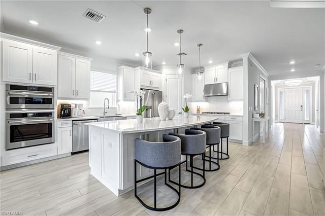 15653 Triesta Ln, Naples, FL 34114