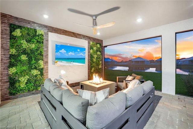 15653 Triesta Ln, Naples, FL 34114