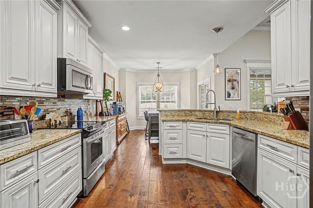 10 Bluegrass Lane, Savannah, GA 31405