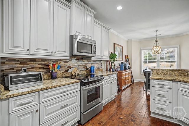 10 Bluegrass Lane, Savannah, GA 31405