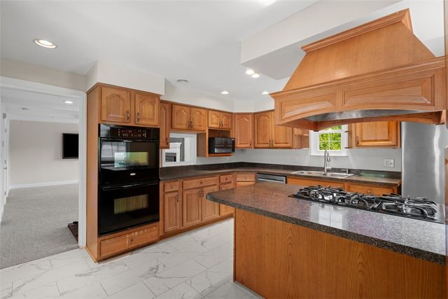 2007 Garrick Drive, Churchill Boro, PA 15235