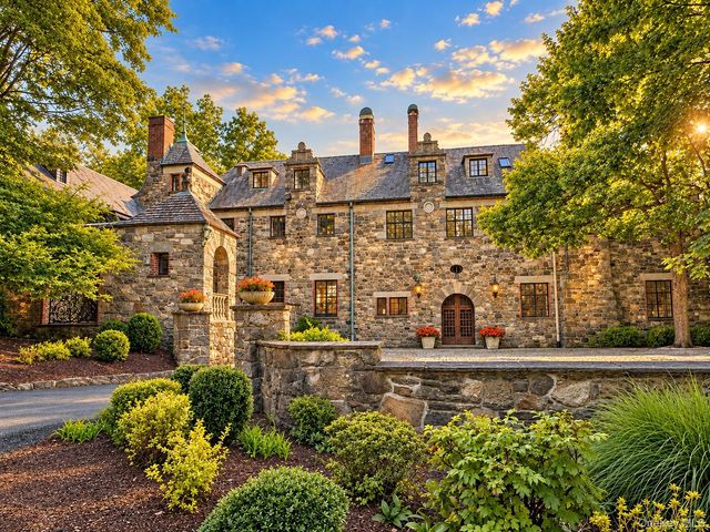 3 Lewiston Court, Briarcliff Manor, NY 10510