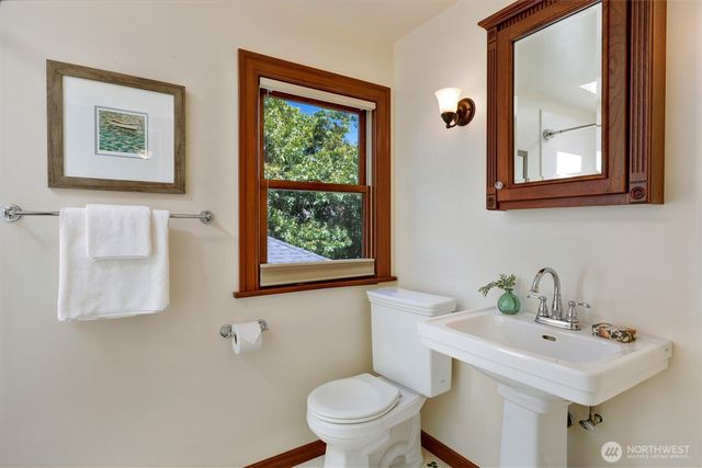7515 Mary Avenue NW, Seattle, WA 98117